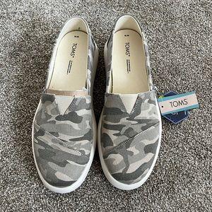 TOMS shoes